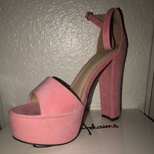 BUBBLEGUM PINK PLATFORM HEELS. size: 8.5